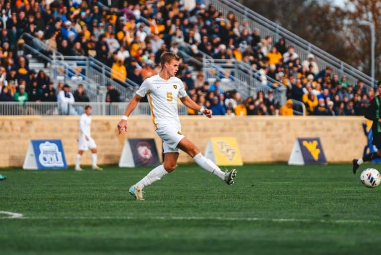 Pittsburgh Riverhounds Sign WVU Defender Max Broughton