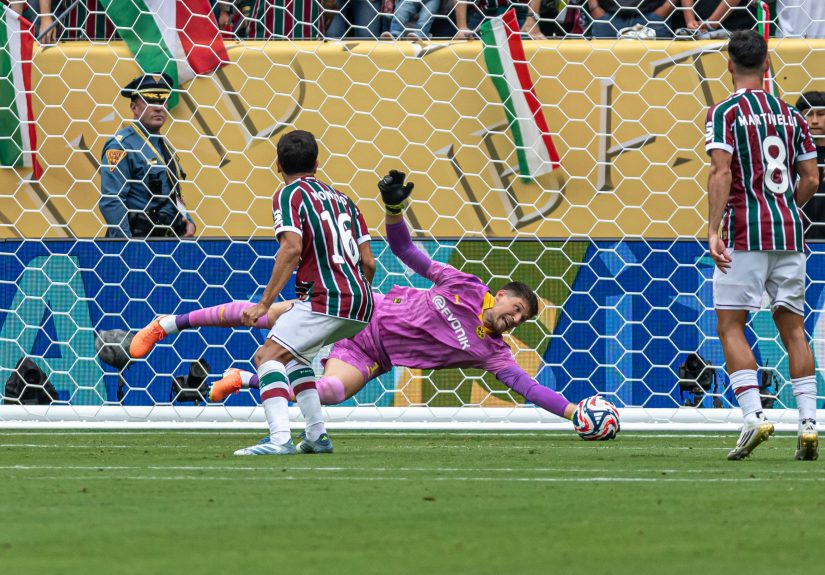Kobel Shines as Fluminense and Dortmund Draw in Club World Cup Opener